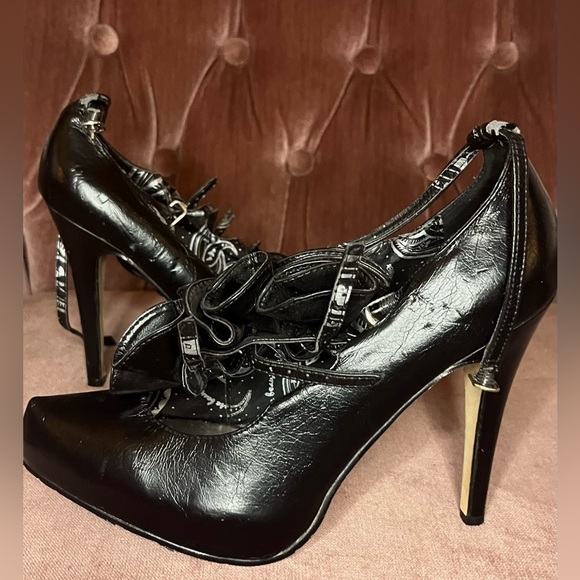 Black strappy pumps - Picture 5 of 5